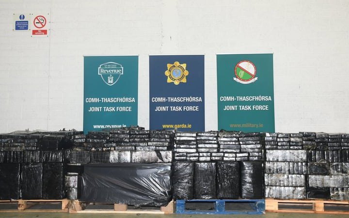 В Ірландії затримали судно з 2,2 тоннами кокаїну. У цій справі допитують трьох українців