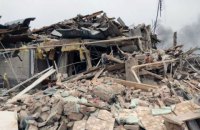 Російські війська вдарили ракетами по Бородянці, зруйновано два багатоповерхові будинки