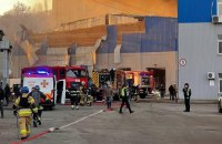 У Києві – пошкоджені будинки і метро, виникла пожежа на складах, є загиблі, 30 поранених (оновлення)