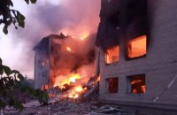 Окупанти скинули вибухівку з дронів на навчальний заклад у Бериславі