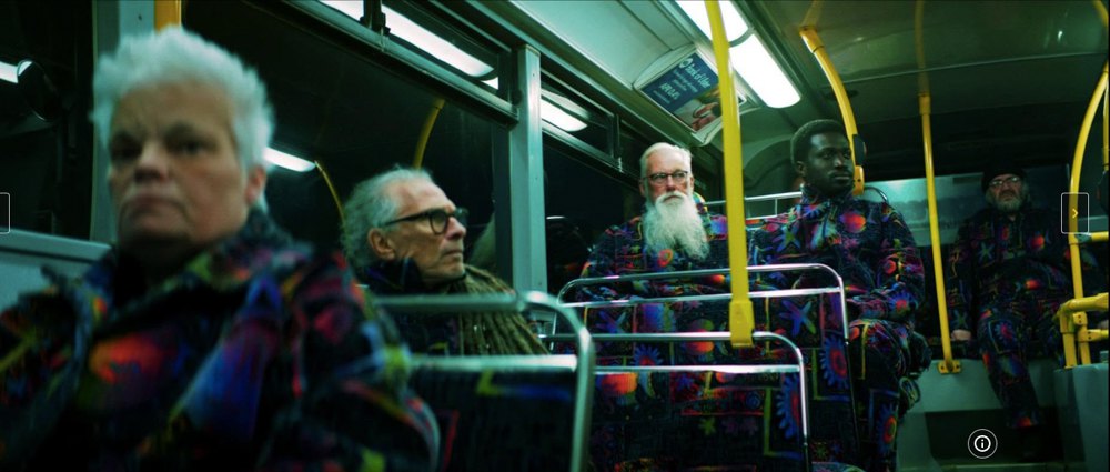 Кадр з фільму <i>Kneecap</i>.