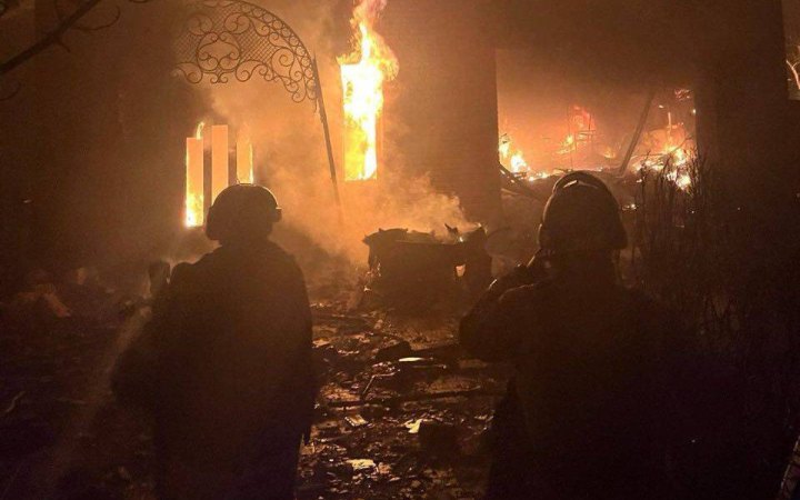 Росіяни атакували Запоріжжя безпілотниками, влучили у будинок (оновлено)