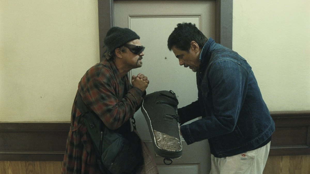 Кадр з фільму 'Одна битва за іншою'