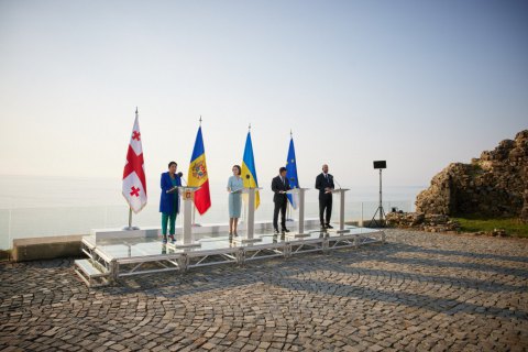 Лидеры "Ассоциированного трио" приняли совместное заявление по итогам саммита "Восточного партнерства" 