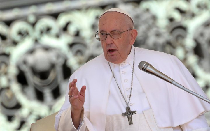 У Ватикані уточнили скандальну заяву Папи про "білий прапор"