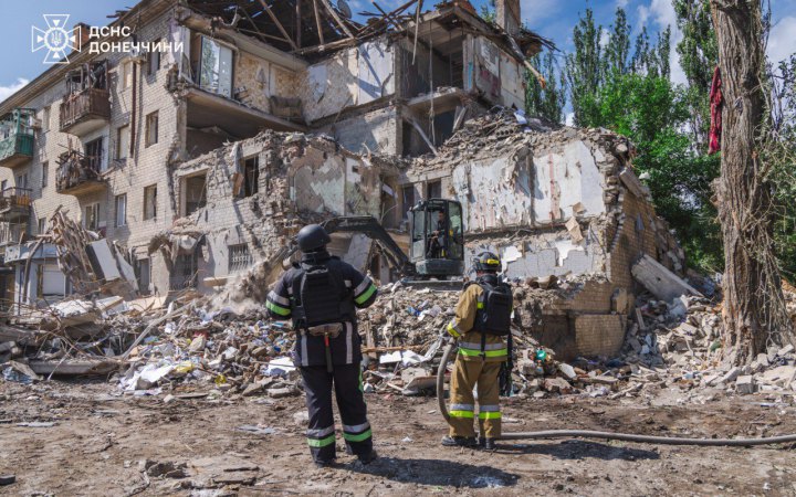 Окупанти скинули авіабомби на Покровськ і Мирноград на Донеччині