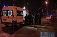 ​Уночі в Києві автомобіль збив чоловіка на "зебрі" і зник