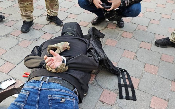 У Києві чоловік увірвався до бізнес-центру і влаштував стрілянину