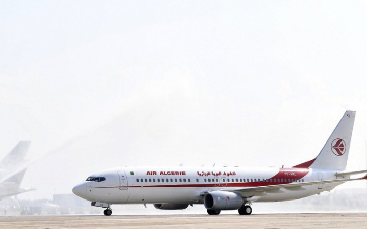 Алжир розпочав процедуру скасування угоди про авіасполучення з ОАЕ