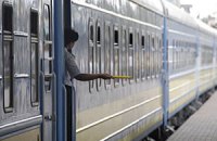 Крымские поезда стали в два раза короче