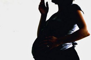 Около 30% украинок курит во время беременности