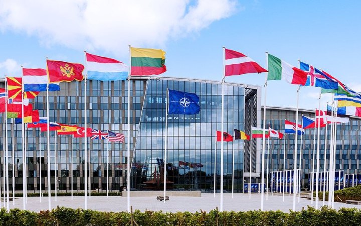 Reuters: США скоротять приблизно 200 позицій НАТО, зокрема у ЄС