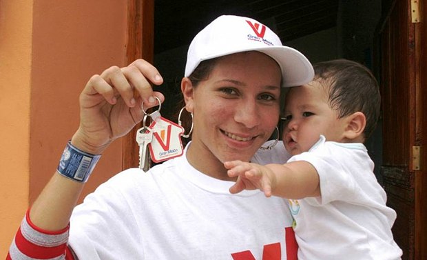 Молодые семьи с детьми в Венесуэле первыми получают жилье