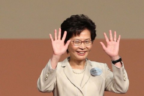 Главой администрации Гонконга  впервые стала женщина