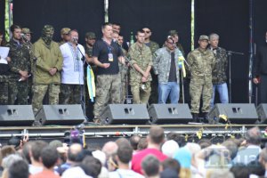 Майдан обратился к силовикам: военные придут разгонять эту власть