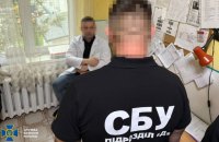 16 тисяч з людини: на Закарпатті травматолог заробляв на ухилянтах 