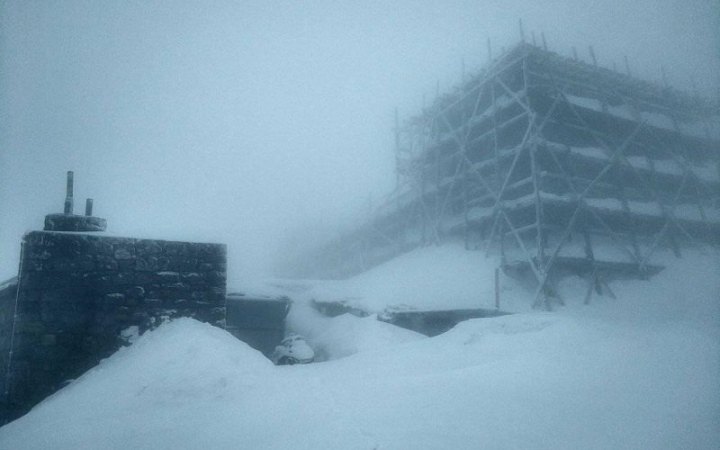ДСНС попередила про небезпеку туристичних походів: на горі Піп Іван товщина снігового покрову склала 60 см