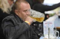 Віднині пиво в Україні прирівнюється до алкоголю