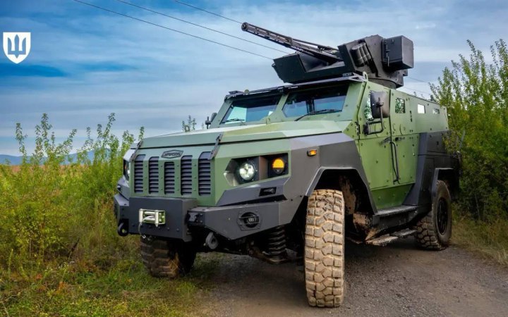 Міноборони випробувало та допустило до експлуатації новий броньовик "Варта-2"