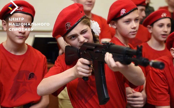 Спротив: окупанти залучають українських підлітків з "Юнармії" до патрулювання