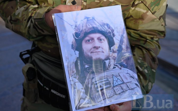 ​У Києві попрощалися з військовим та журналістом Тарасом Давидюком, який загинув у бою проти окупантів на Запоріжжі  