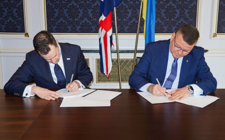 Україна та Британія підписали меморандум про співпрацю у космічній сфері