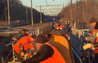 Росіяни атакували залізничну інфраструктуру у трьох областях України