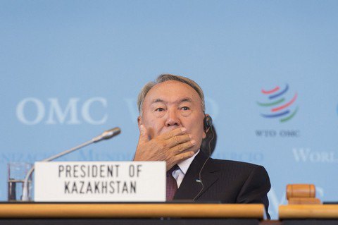 Назарбаев приказал при сопротивлении "уничтожать" нападавших в Актобе