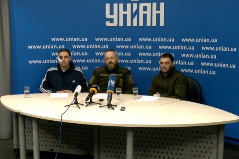 Трое пленных российских силовиков, шедших захватывать Киев, дали пресс-конференцию 