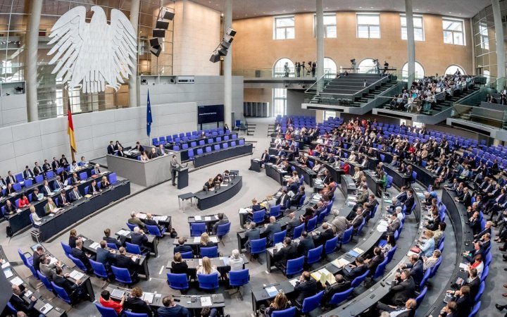 Парламент Германии одобрил предоставление Украине тяжелого вооружения (обновлено)