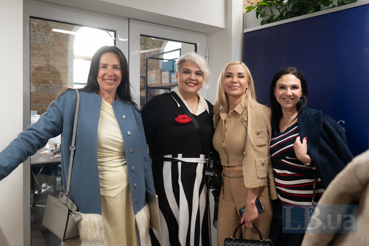 Cпівзасновниця Beehive Cosmetics, співзасновниця Women on Boards Ukraine Ніна Домбровська, політолог Олександра Решмеділова, керівник департаменту зі зв'язків з громадськістю Епіцентру Юлія Чудновець і власниця і директорка компанії Ukrainian Marketing Group Наталія Бухалова