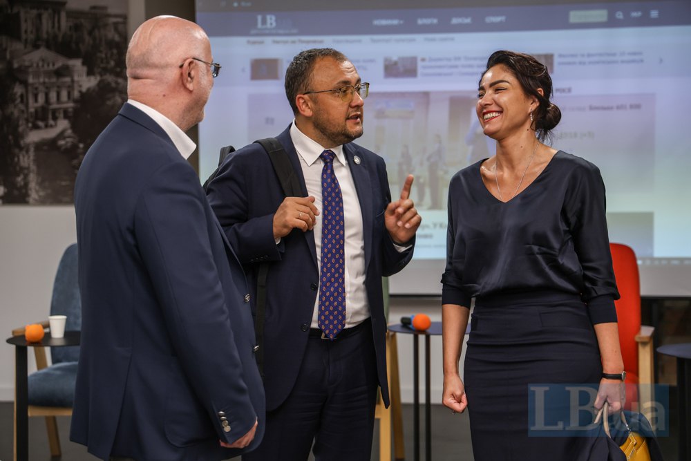 President of the NGO Association of Taxpayers of Ukraine Grigol Katamadze, Ambassador of Ukraine to Turkey Vasyl Bondar (in the centre) and Chairman of ARMA Olena Duma