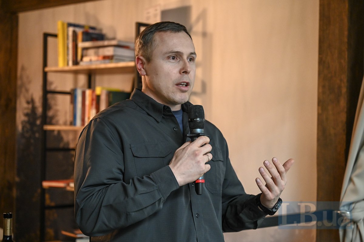 секретар парламентського комітету з питань національної безпеки, оборони та розвідки, військовослужбовець ЗСУ Роман Костенко