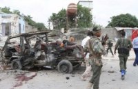 В столице Сомали взорвался начиненный взрывчаткой грузовик