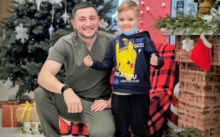 У Львові 7-річному хлопчику виконали подвійну родинну трансплантацію