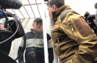 ​Савченко появилась на суд Рубана и отдала ему честь