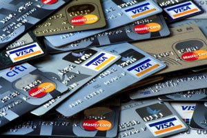 Банков, предлагающих кредитные карты, стало в 4 раза больше