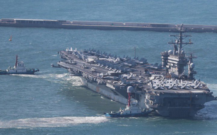 У Південнокитайському морі зазнали аварії винищувач і гелікоптер ВМС США