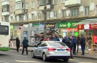 В Москве автобус въехал в остановку, пострадали 3 человека
