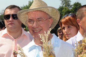 Азаров обещает сделать Сорочинскую ярмарку мероприятием мирового уровня