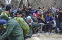 Македонія продовжила режим НС через мігрантів