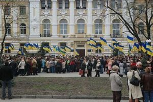 Харьковских учителей и коммунальщиков заставили митинговать против Тимошенко