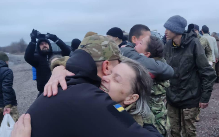 140 українських військових повернулись з російського полону