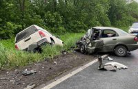 На Харьковщине в результате столкновения автомобилей погибли три человека 