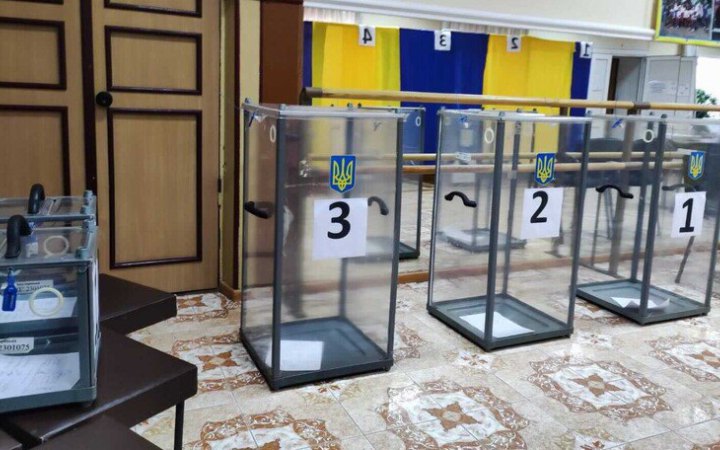 62% українців підтримують проведення виборів після закінчення війни, - опитування 