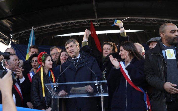 У французів немає ніякої втоми від допомоги Україні у війні, - посол Омельченко