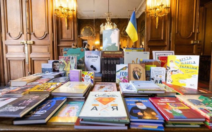 Українська поличка в Національній бібліотеці Франції отримала нові книги 