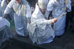 В Чечне впервые прошел обряд массового крещения православных