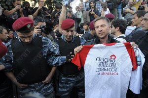 Бизнесмену, который печатает футболки "Спасибо жителям Донбасса", угрожают
