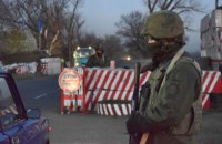 Пьяный житель Донецкой области на Chevrolet пытался прорваться через блокпост, нацгвардейцы применили оружие